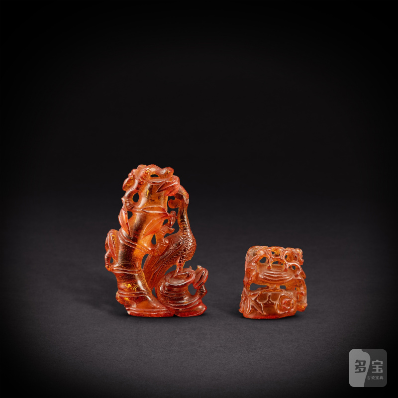 Two amber 'phoenix' carvings, Qing dynasty, 19th century | 清十九世紀 琥珀鳳紋立件兩件 - 图2